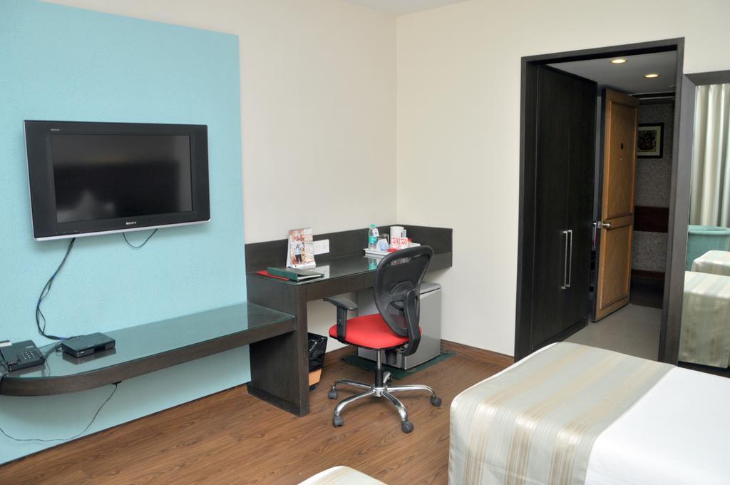 Indismart Hotel كولكاتا المظهر الخارجي الصورة