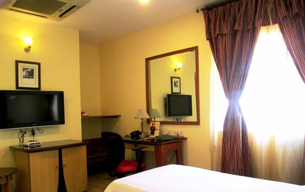 Indismart Hotel كولكاتا المظهر الخارجي الصورة