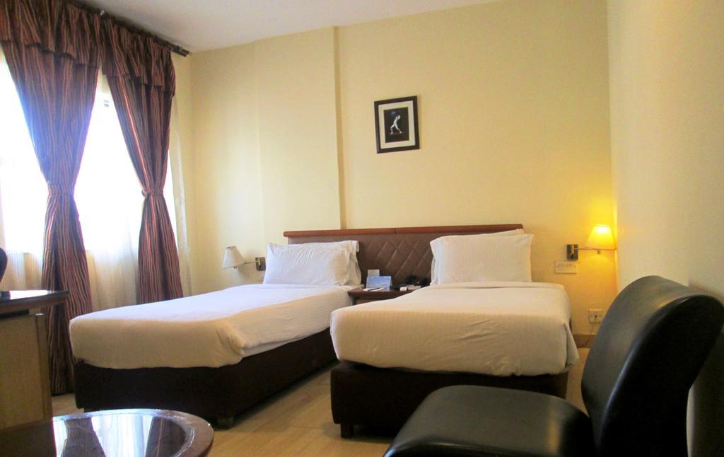 Indismart Hotel كولكاتا المظهر الخارجي الصورة