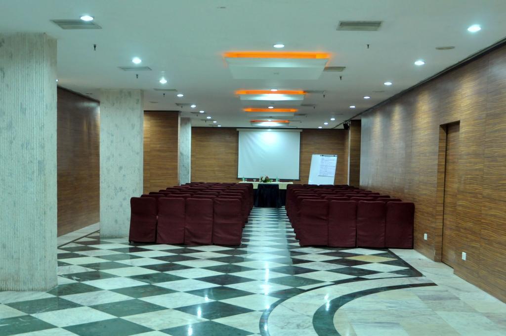 Indismart Hotel كولكاتا المظهر الخارجي الصورة