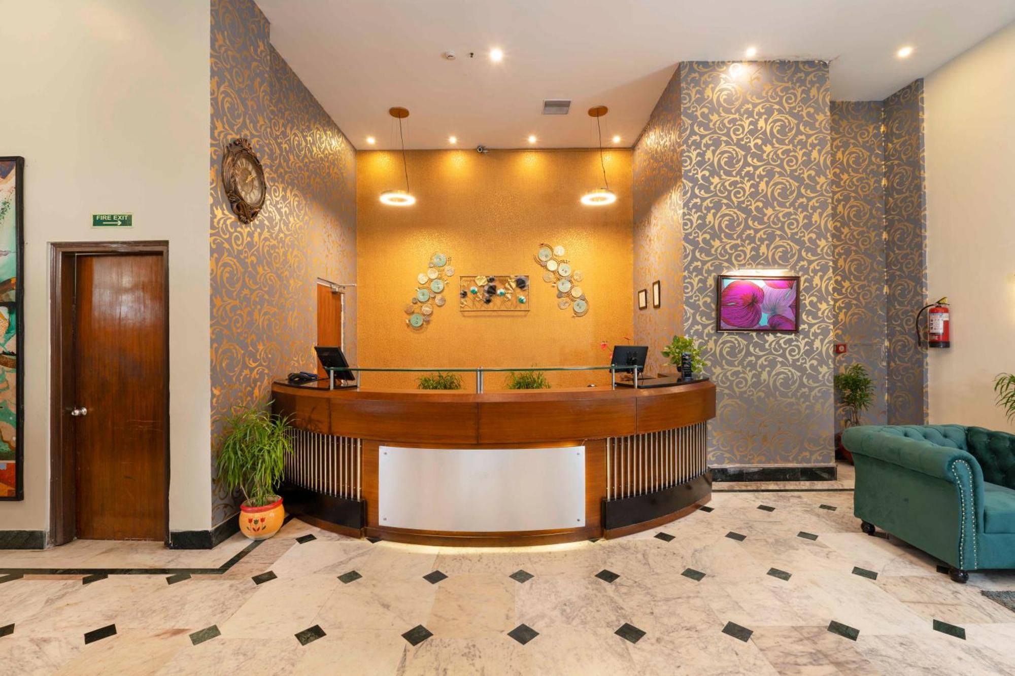 Indismart Hotel كولكاتا المظهر الخارجي الصورة