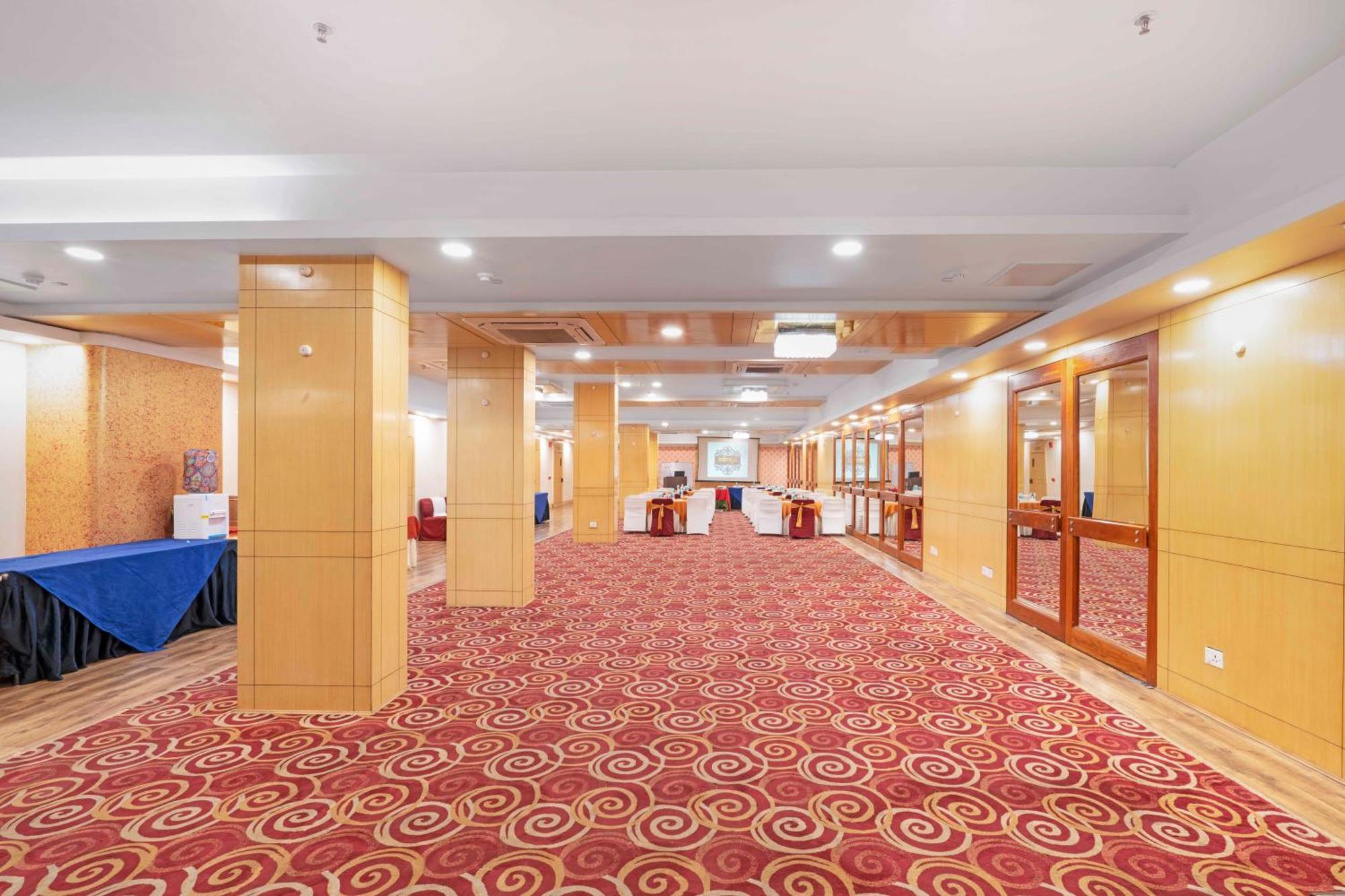 Indismart Hotel كولكاتا المظهر الخارجي الصورة