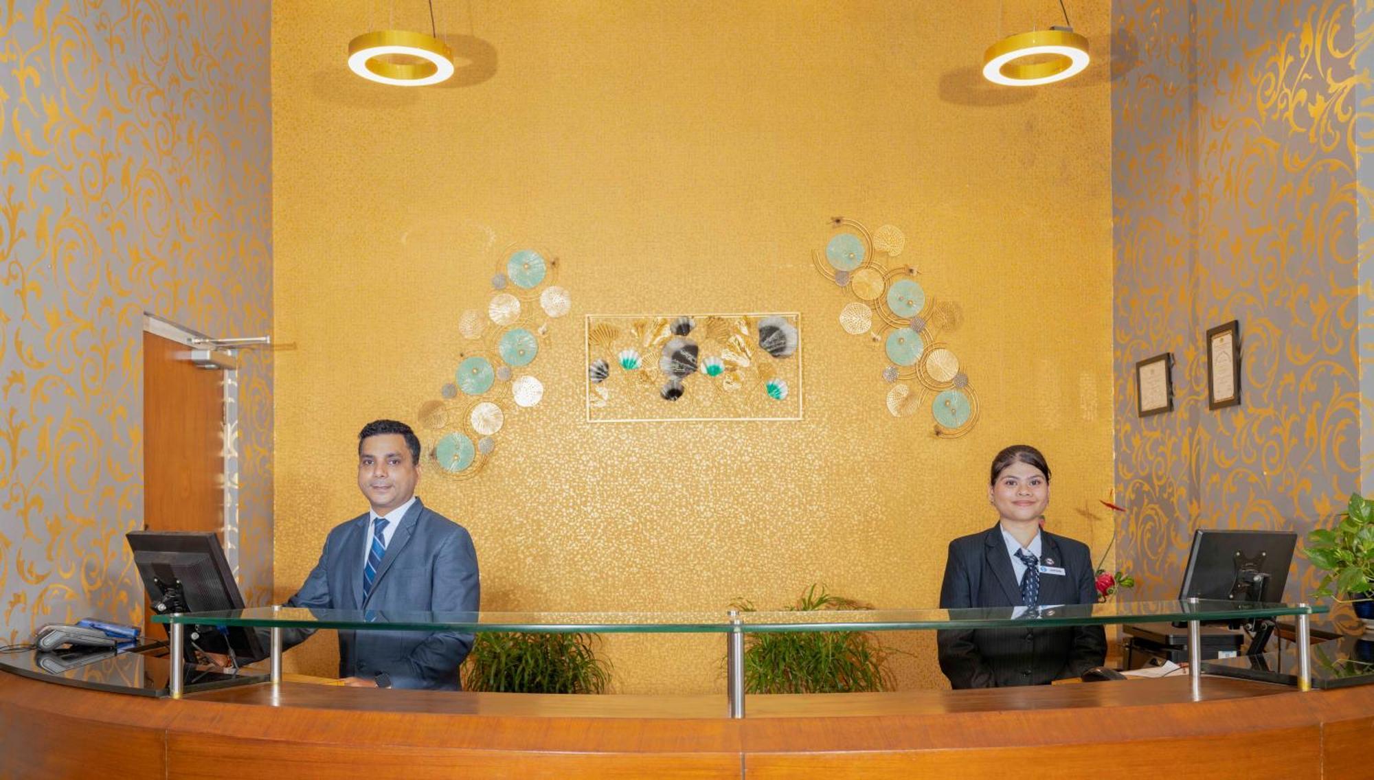 Indismart Hotel كولكاتا المظهر الخارجي الصورة