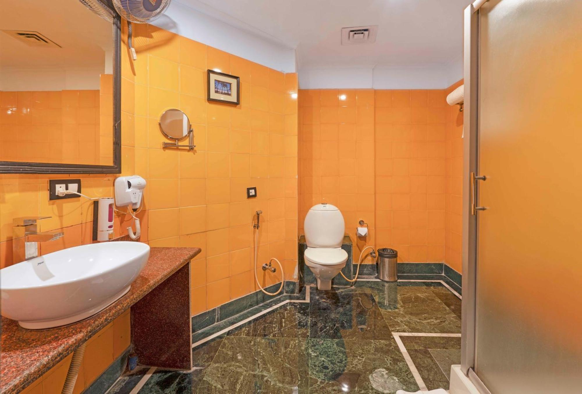 Indismart Hotel كولكاتا المظهر الخارجي الصورة