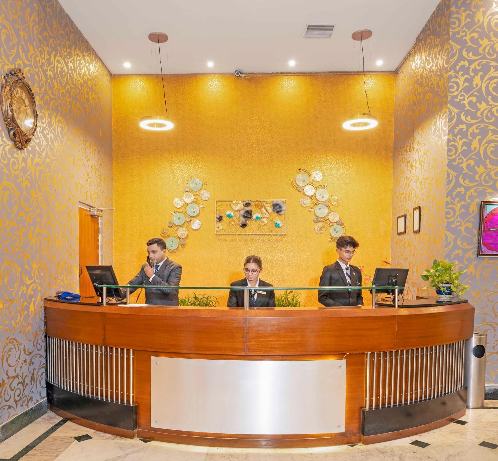 Indismart Hotel كولكاتا المظهر الخارجي الصورة