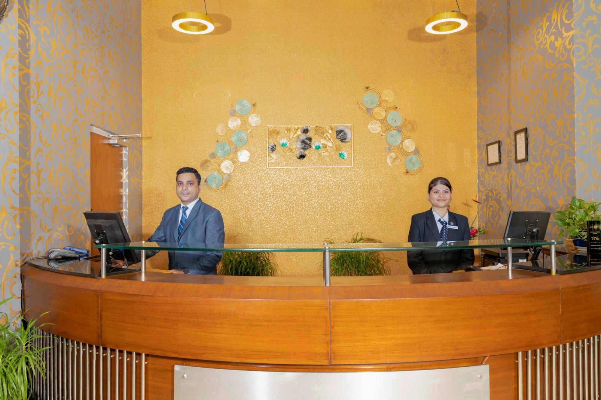 Indismart Hotel كولكاتا المظهر الخارجي الصورة