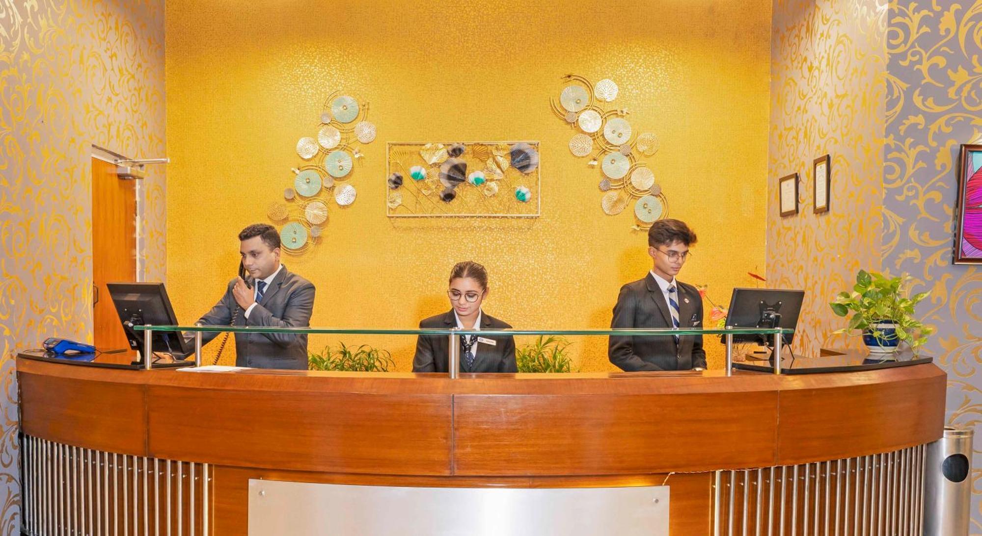Indismart Hotel كولكاتا المظهر الخارجي الصورة