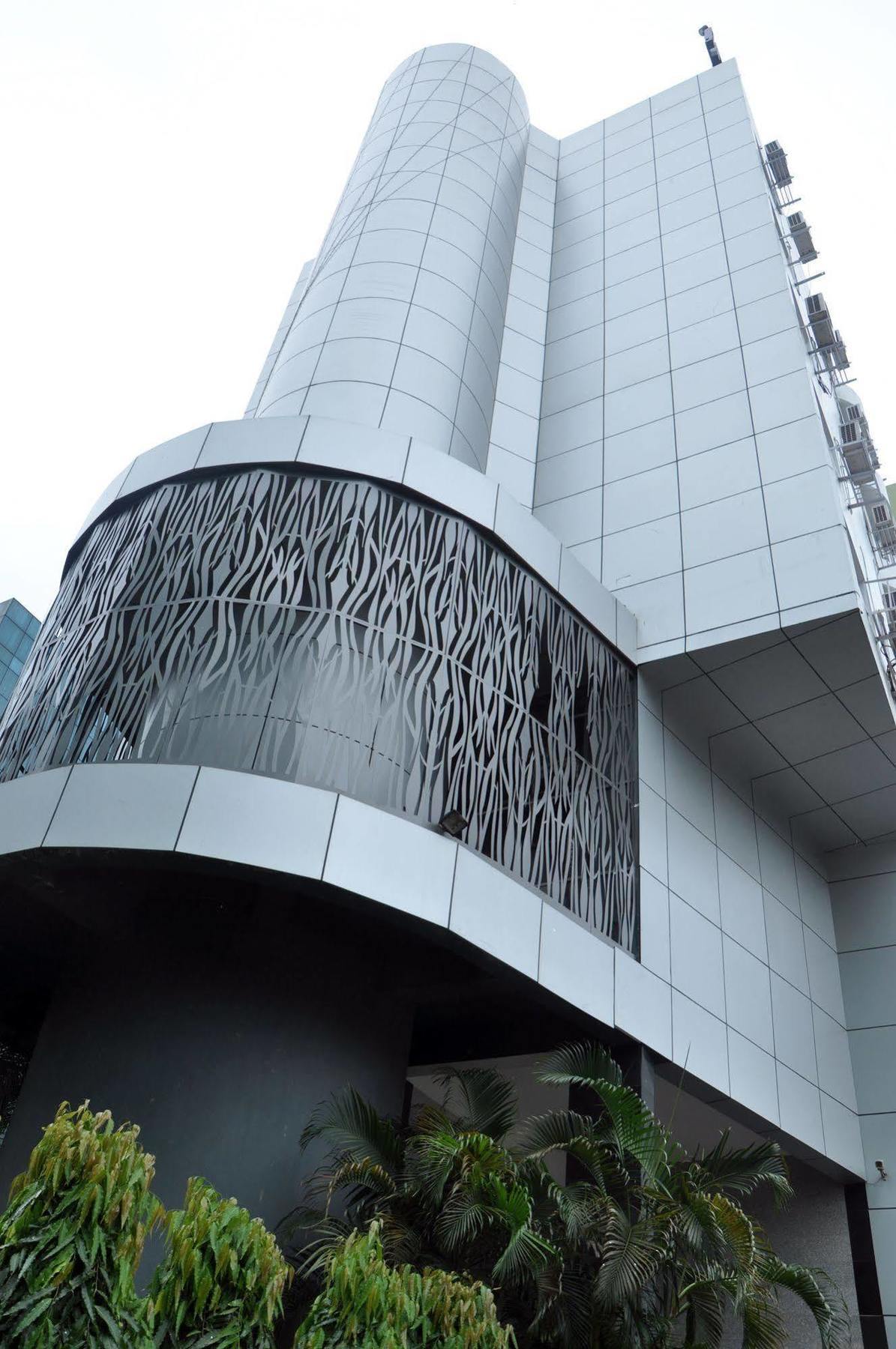 Indismart Hotel كولكاتا المظهر الخارجي الصورة